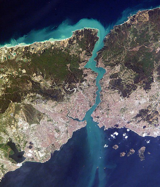 http://www.eurotraveler.ru/uploads/posts/2012-02/1330433906_1330433786_vid-na-bosfor-iz-kosmosa.jpg