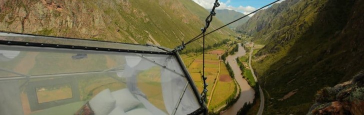 Наскальная гостиница Гостиница на скалах в Перу