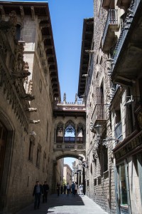Улица в Готическом квартале Барселоны