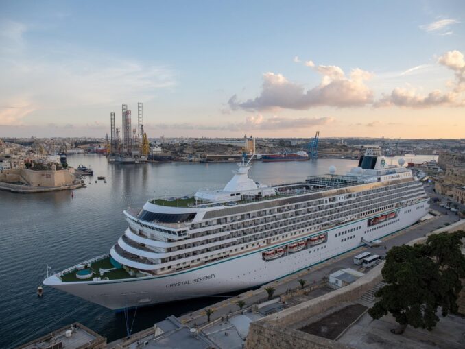 Круизный лайнер на Мальте, в Валлетте
