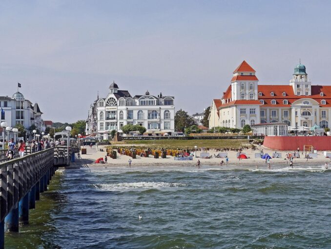 Курорт Бинц на острове Рюген в Германии можно отдохнуть на море