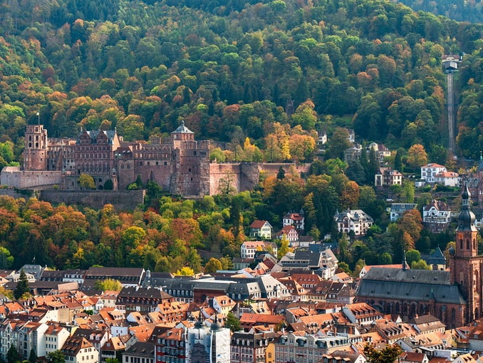 Гейдельберг в Баден-Вюртемберге Германии стоит посетить