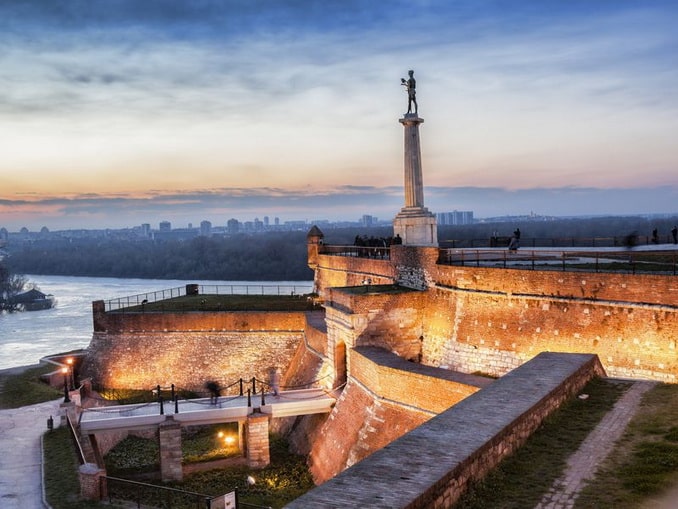 Крепость «Калемегдан», Белград «Калемегдан»-древняя крепость, стены и архитектурные памятники которой стоит посмотреть в Белграде
