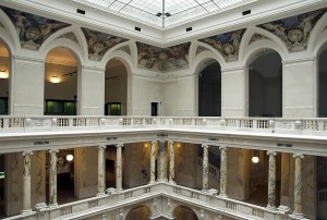 Нойебург, двор Corps de Logis, фото Jebulon / Wikimedia Commons