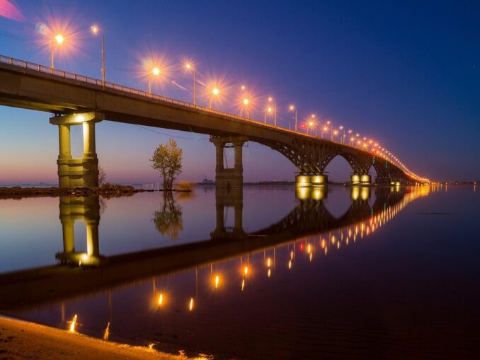 Мост в Саратове - ширина Волги достигает 40 километров!