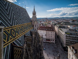Собор святого Стефана в Вене находится на площади Стефанплатц