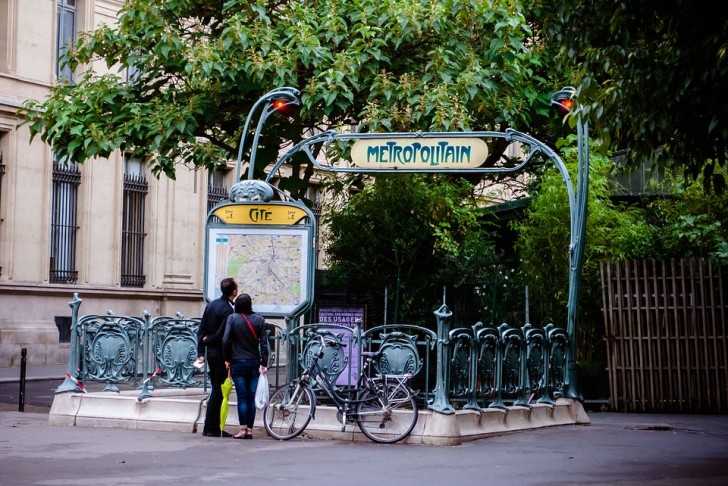 Станция парижского метро