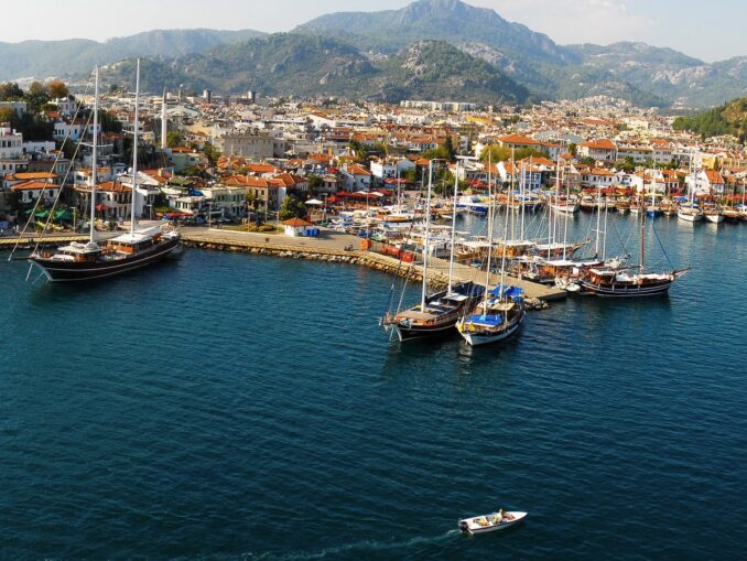 Живописная гавань в Мармариса - главная достопримечательность курорта