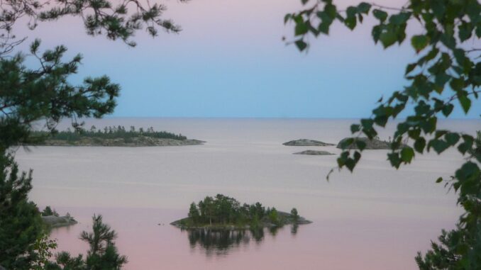Ладожское озеро находится в Карелии