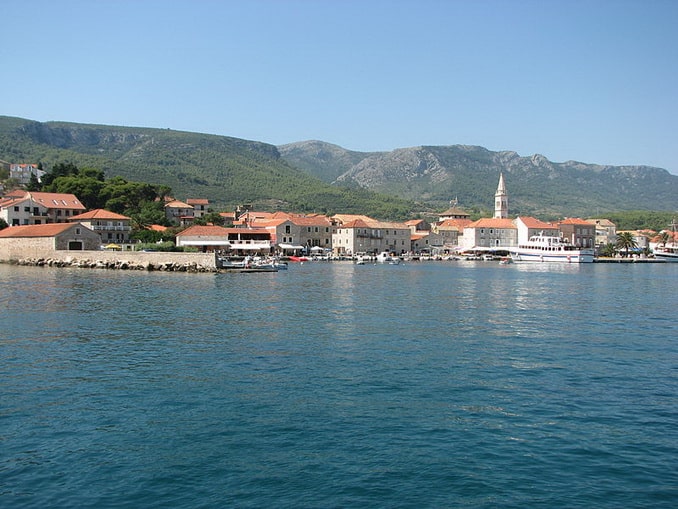Хвар - островов в Хорватии очень много