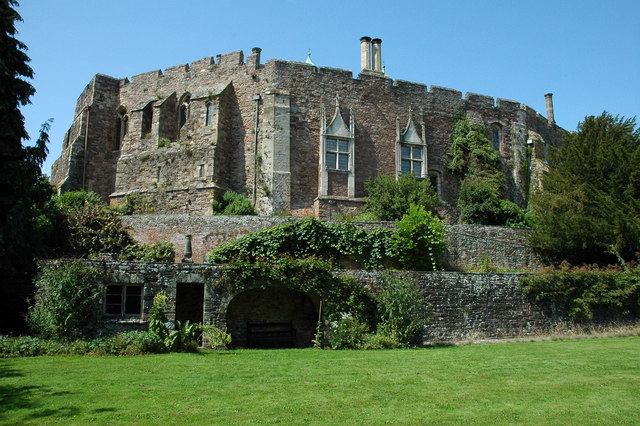 Замок Беркли, фото © Philip Halling