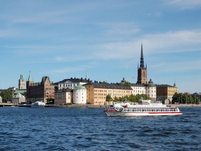 Старый город туристу нужно посмотреть в Стокгольме в первую очередь