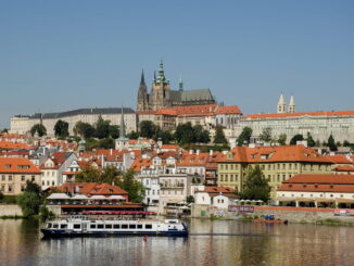 Пражский град - самый большой замок в мире