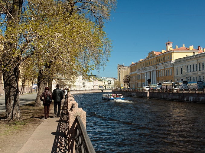 Река Фонтанка в Санкт-Петербурге весной
