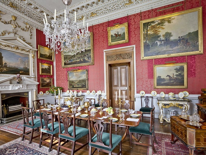 Столовая в замке Говардов