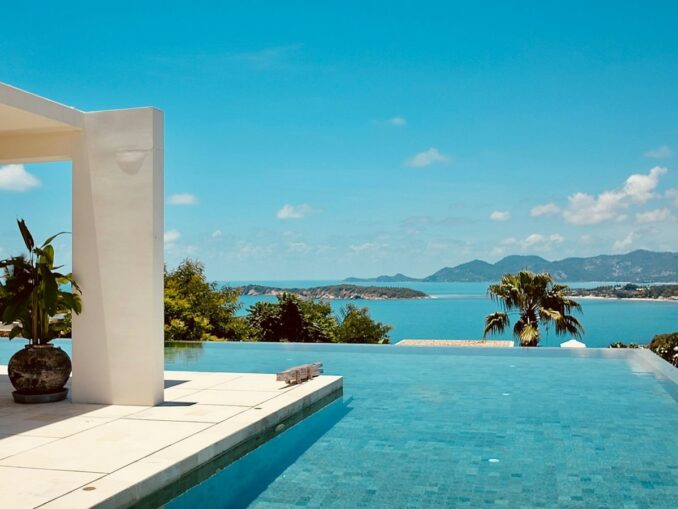 На Самуи в ноябре купаться лучше в бассейне в отеле