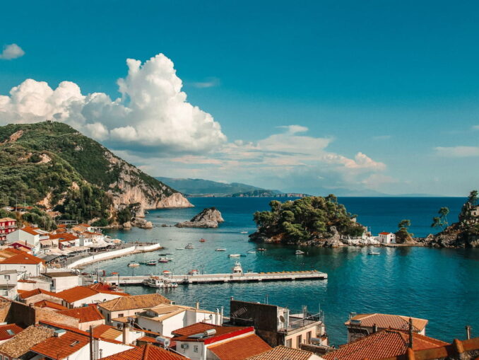 Парга в Греции находится на берегу Ионического моря