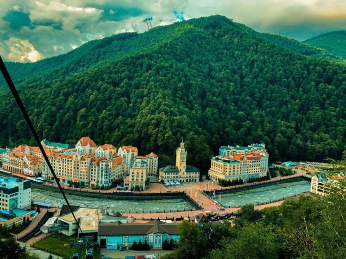 В Красной Поляне нужно сходить в горы даже с детьми