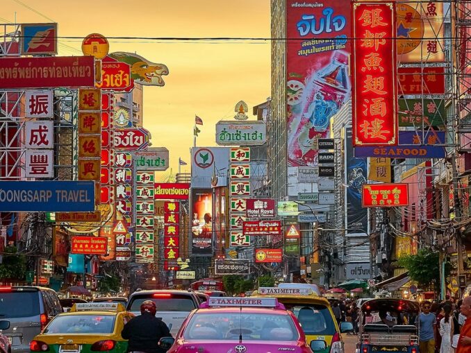 Бангкок, столица Таиланда, носит имя "Город ангелов"