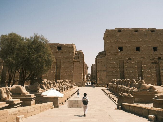 Карнакский храм также нужно обязательной посмотреть в Луксоре