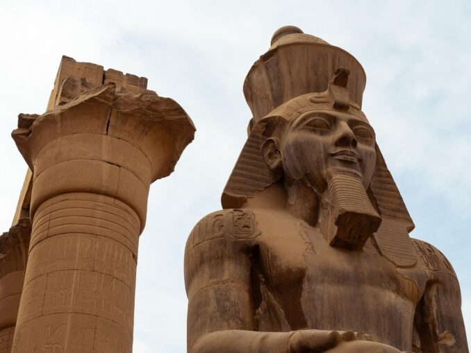 Фараон Рамсес II - один из создателей Луксорского храма 