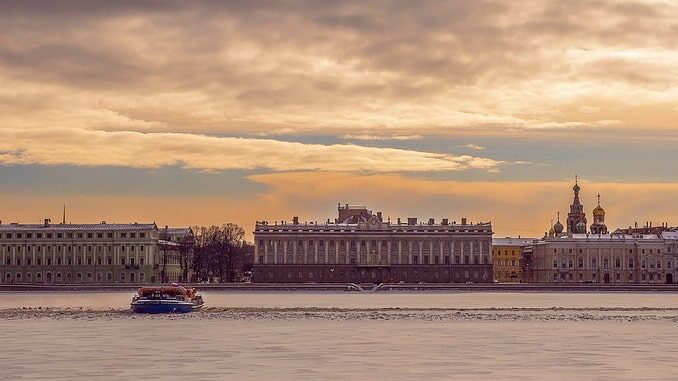 Мраморный дворец, Санкт-Петербург Мраморный дворец в Санкт-Петербурге находится на берегу Невы