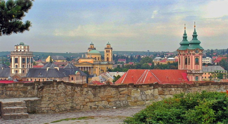 Вид на Эгер со стен крепости