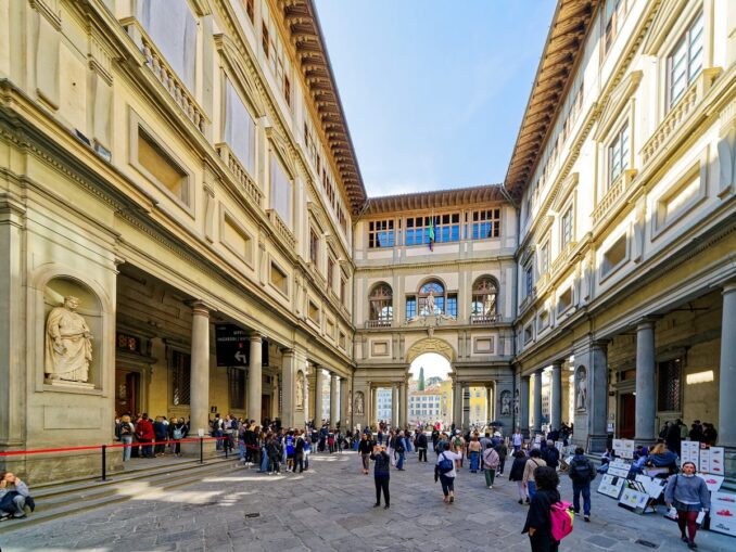 Галерея Уффици во Флоренции лучше Питти или нет?