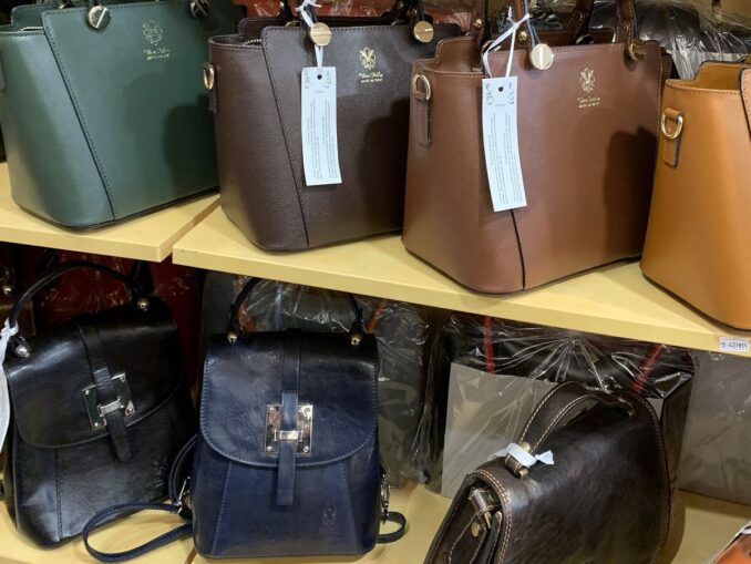 В Тоскане можно купить отличные кожаные сумки 