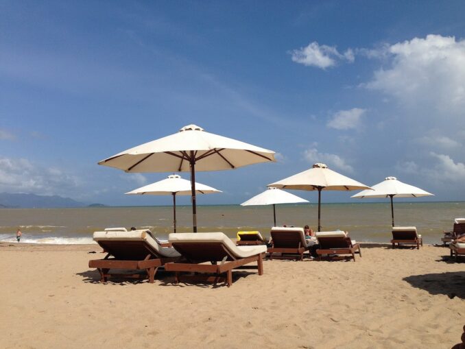 The sea in Nha Trang in February warms up to +23-25 ​​degrees Celsius