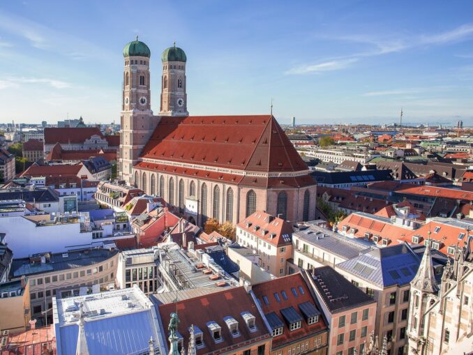 Фрауэнкирхе в Мюнхене, фото @Michael Siebert/Pixabay.com Во Фрауэнкирхе в Мюнхене нужно сходить любому туристу