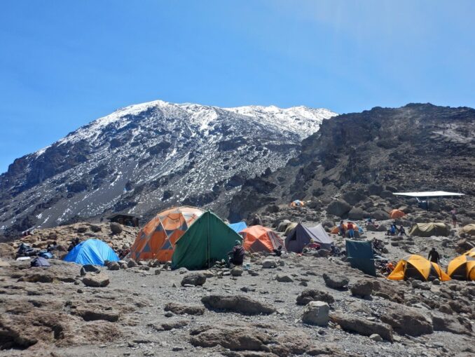 Лагерь Барафу - подъем на Килиманджаро занимает 5 суток