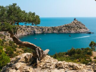 Новый Свет - в июне можно поехать отдыхать на море в Крым