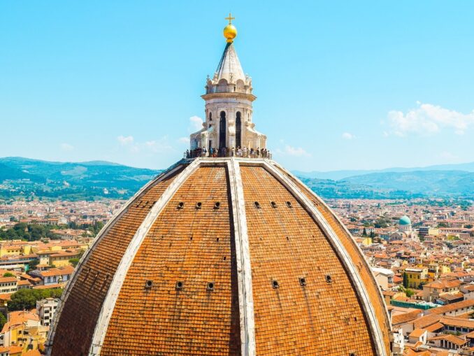 На купол собора Санта-Мария-дель-Фьоре можно подняться, если купить билет