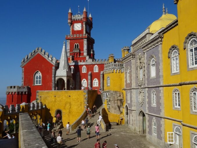 Дворец Пена - главное, что нужно посетить в Синтре