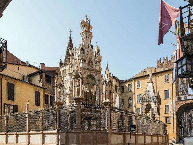 Арки Скалигеров в Вероне - узнаваемая достопримечательность