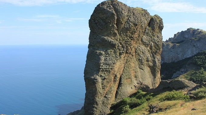 Крым, Кара-даг Крым в ноябре - вид на море