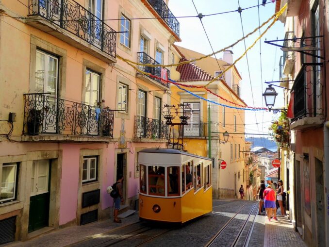 Не осмотреть Лиссабон в Португалии просто невозможно