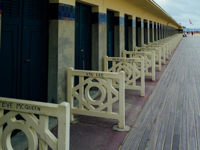 Променад де Планш в Довиле нужно посетить обязательно