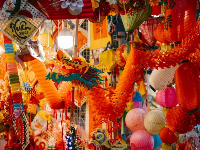 Вьетнамский Тет ошеломляет красками, фото HONG SON / Pexels Традиционный вьетнамский Новый год, Тет, встречают в январе или феврале