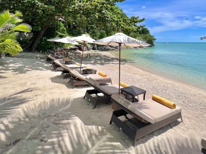 Пляж - на Самуи можно хорошо отдохнуть в Таиланде пенсионерам