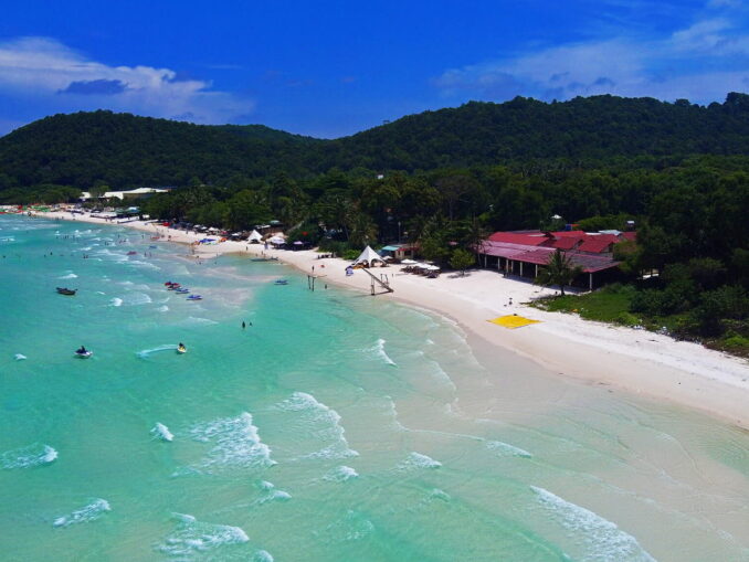 Phu Quoc, Vietnam, photo @Trantuonglam/Wikimedia Commons You can swim and sunbathe in Fukuoka in spring