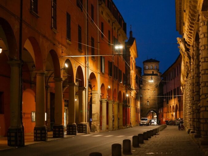 Аркады - главная достопримечательность Болоньи
