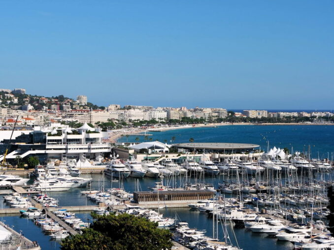 В Канны во Франции едут не только на пляжный отдых