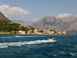 Бока-Которска - в Черногорию в июле стоит ехать на пляжный отдых