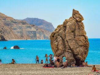 На Кипре в сентябре стоит очень жаркая погода