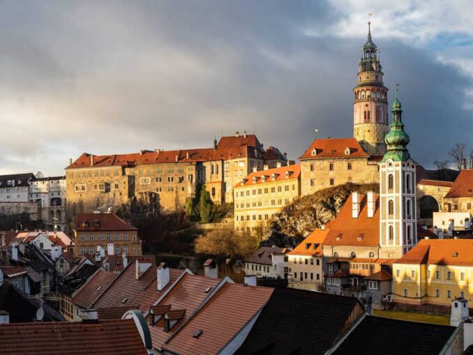 Однодневные туры из Праги часто посещают Чески-Крумлов
