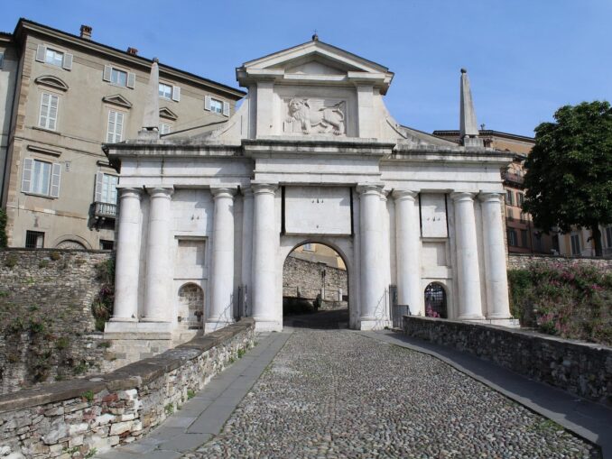 Порта Сан-Джиакомо в Бергамо