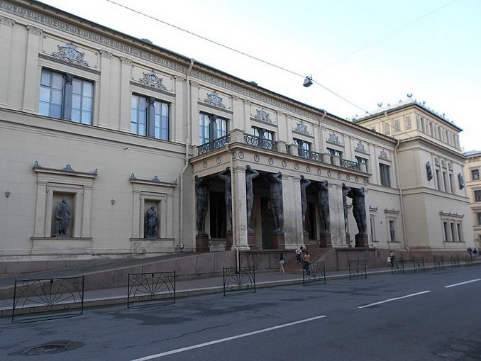 Новый Эрмитаж в Санкт-Петербурге