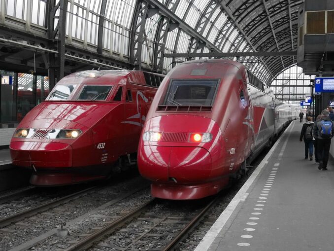 Поезд - самый быстрый способ добраться до Амстердама из Парижа